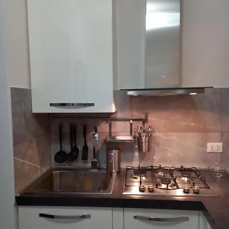 Home Suite Home - Super Attic Suite -With Free Parking - Zone Iulm & Naba & Navigli - Metro Subway Romolo *