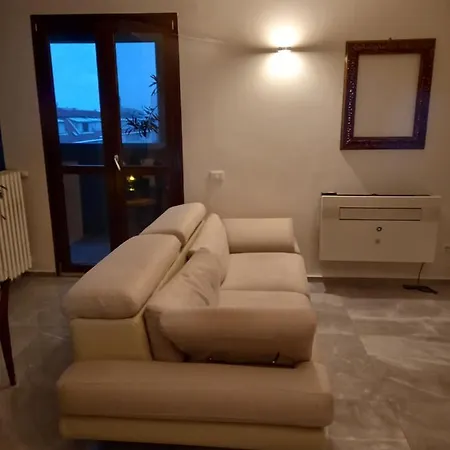 Home Suite Home - Super Attic Suite -With Free Parking - Zone Iulm & Naba & Navigli - Metro Subway Romolo *