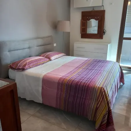 Apartment Home Suite Home - Super Attic Suite -With Free Parking - Zone Iulm & Naba & Navigli - Metro Subway Romolo