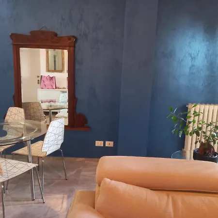 Home Suite Home - Super Attic Suite -With Free Parking - Zone Iulm & Naba & Navigli - Metro Subway Romolo アパート *
