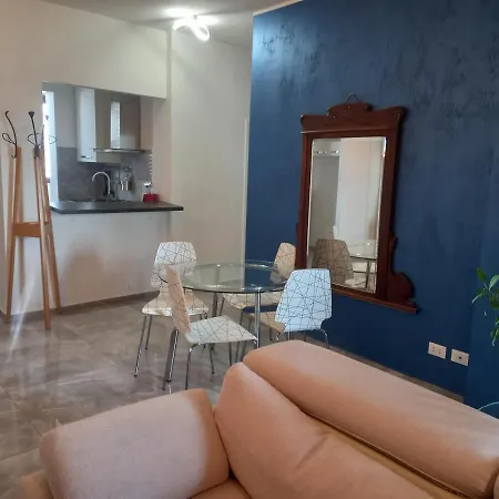 Home Suite Home - Super Attic Suite -With Free Parking - Zone Iulm & Naba & Navigli - Metro Subway Romolo アパート