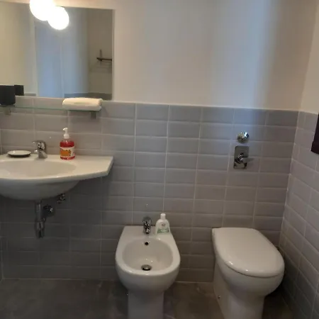 Home Suite Home - Super Attic Suite -With Free Parking - Zone Iulm & Naba & Navigli - Metro Subway Romolo * ミラノ