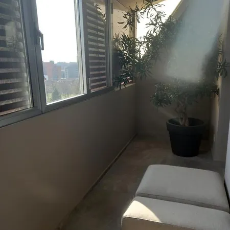 Home Suite Home - Super Attic Suite -With Free Parking - Zone Iulm & Naba & Navigli - Metro Subway Romolo アパート ミラノ